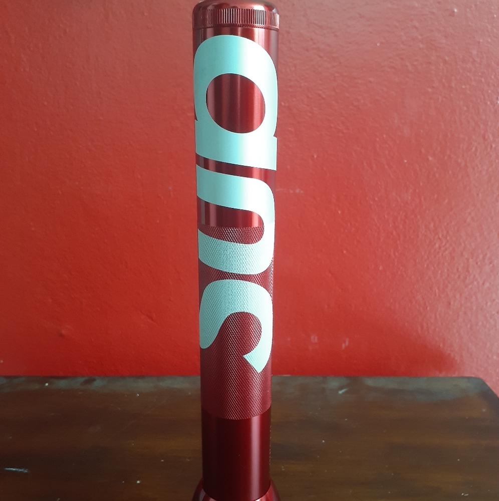Supreme MagLite